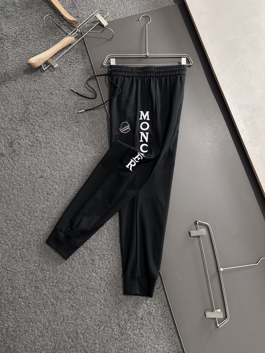 “2025 New Routine Pants: Color Collage Design, Perfect Details, Stylish Hardware Accessories” - 图片 2