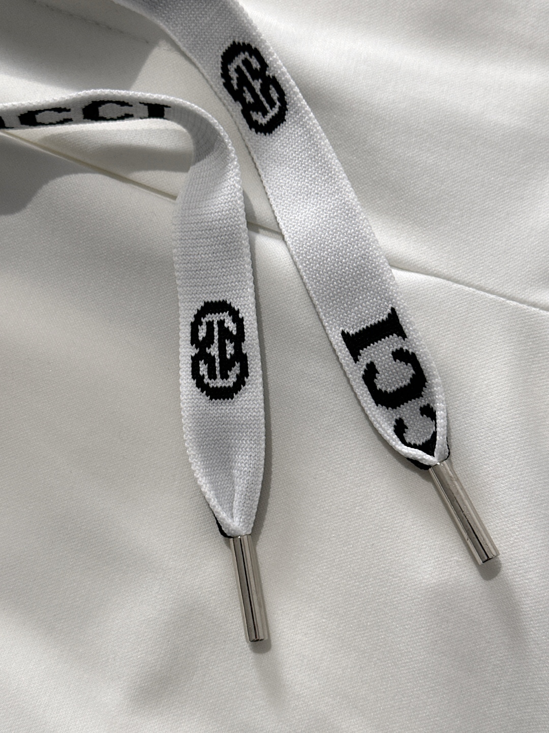 “New Recreational Pants: Classic Design with Unique Embroidery and White-Weave Collage” - 图片 5