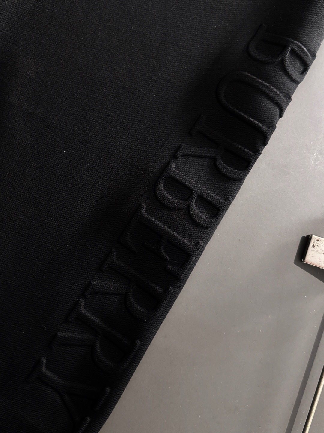 “Stylish 2025 Foot Repair with Custom Fabric and Hardware Accessories” - 图片 3