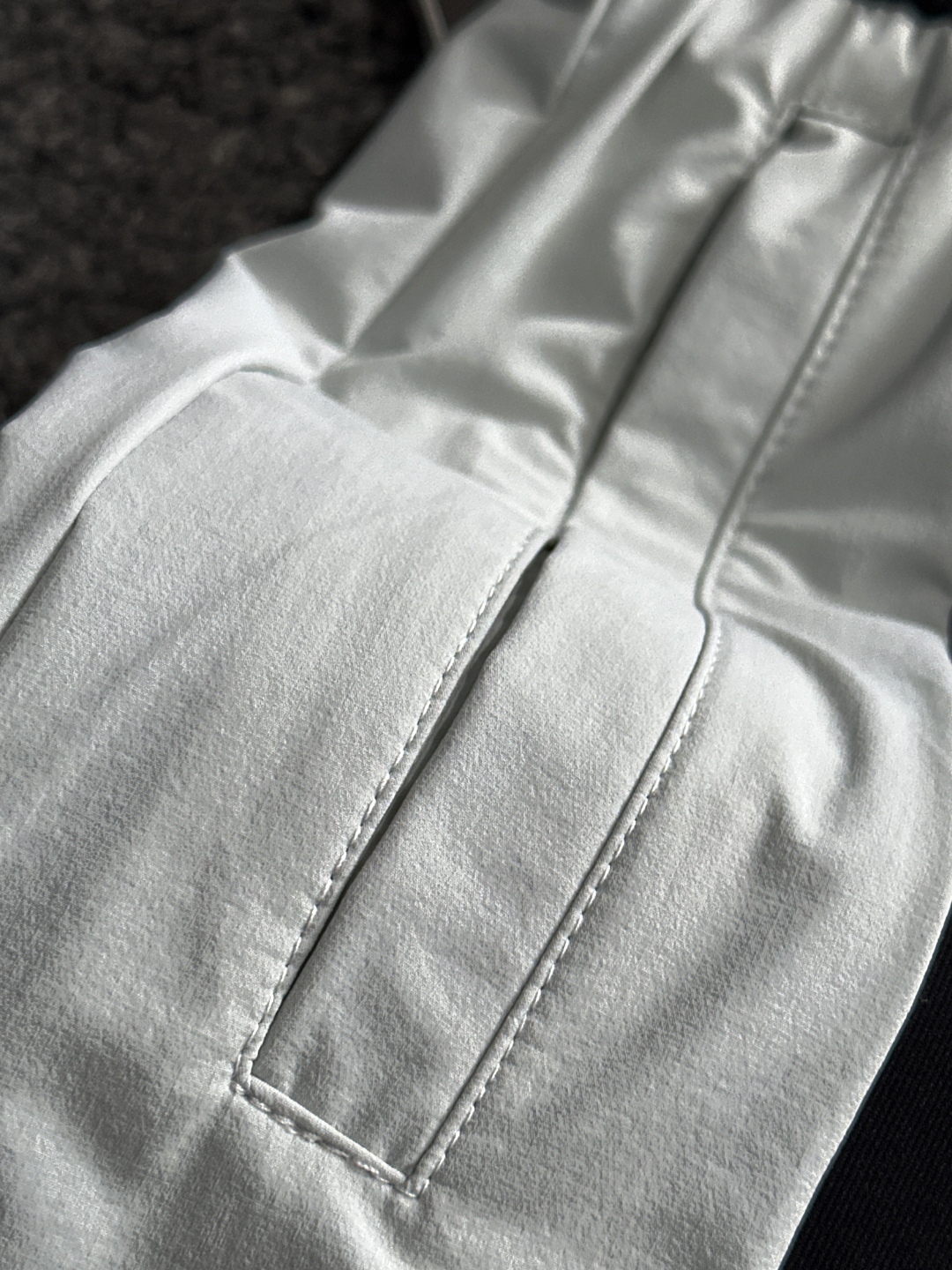“2025 Summer Fashion: Stylish Pants with Collapse Design and Original Hardware Accessories” - 图片 7
