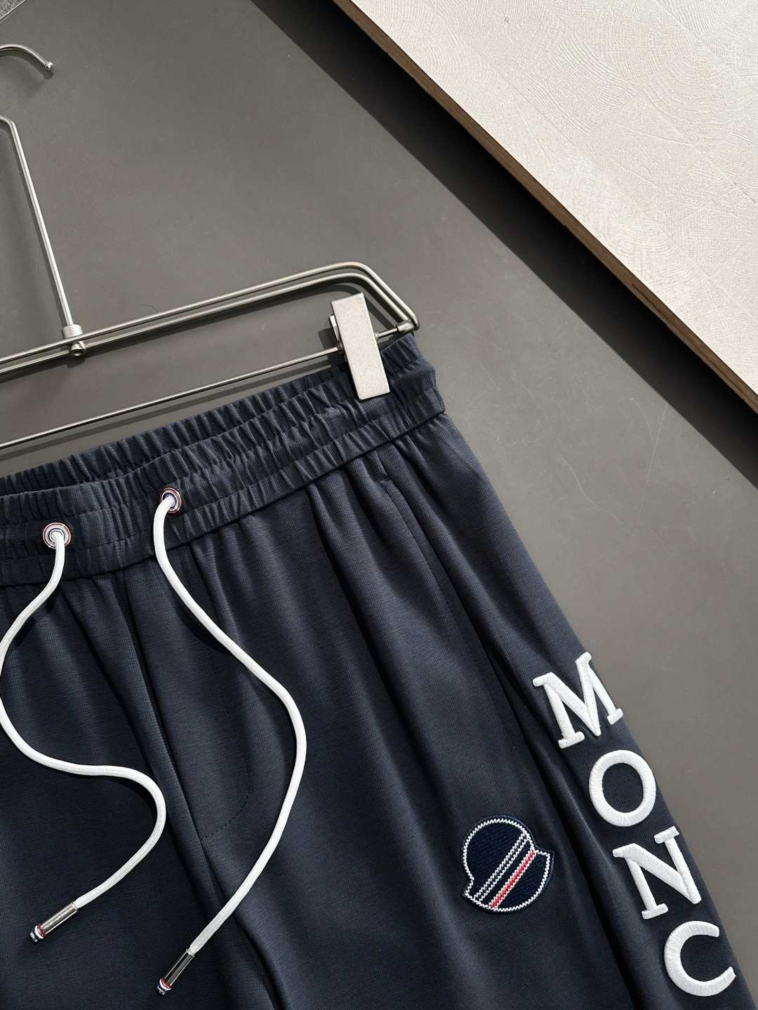 “2025 New Routine Pants: Color Collage Design, Perfect Details, Stylish Hardware Accessories” - 图片 4