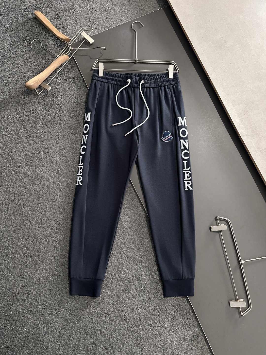 “2025 New Routine Pants: Color Collage Design, Perfect Details, Stylish Hardware Accessories” - 图片 1