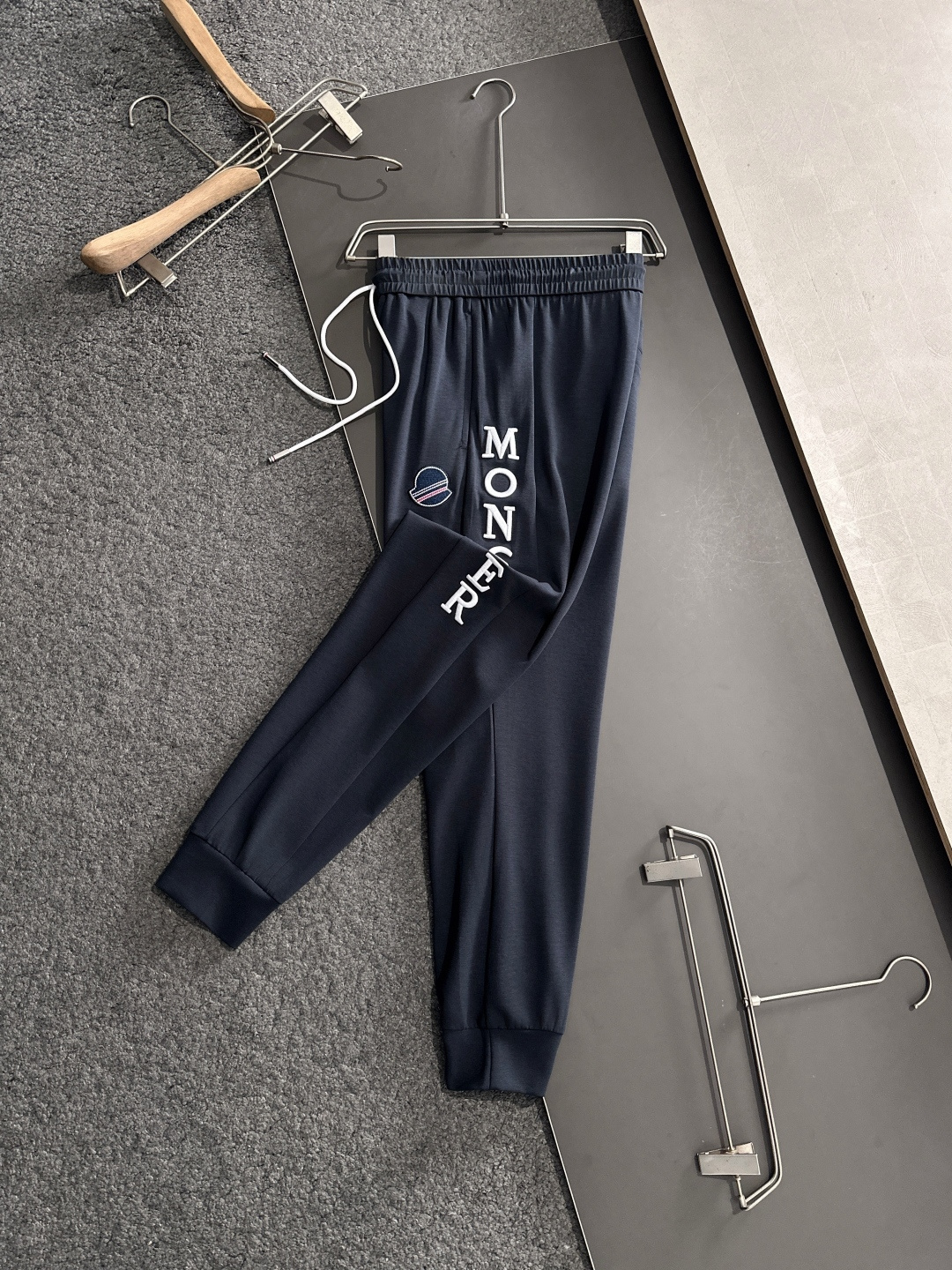 “2025 New Routine Pants: Color Collage Design, Perfect Details, Stylish Hardware Accessories” - 图片 3