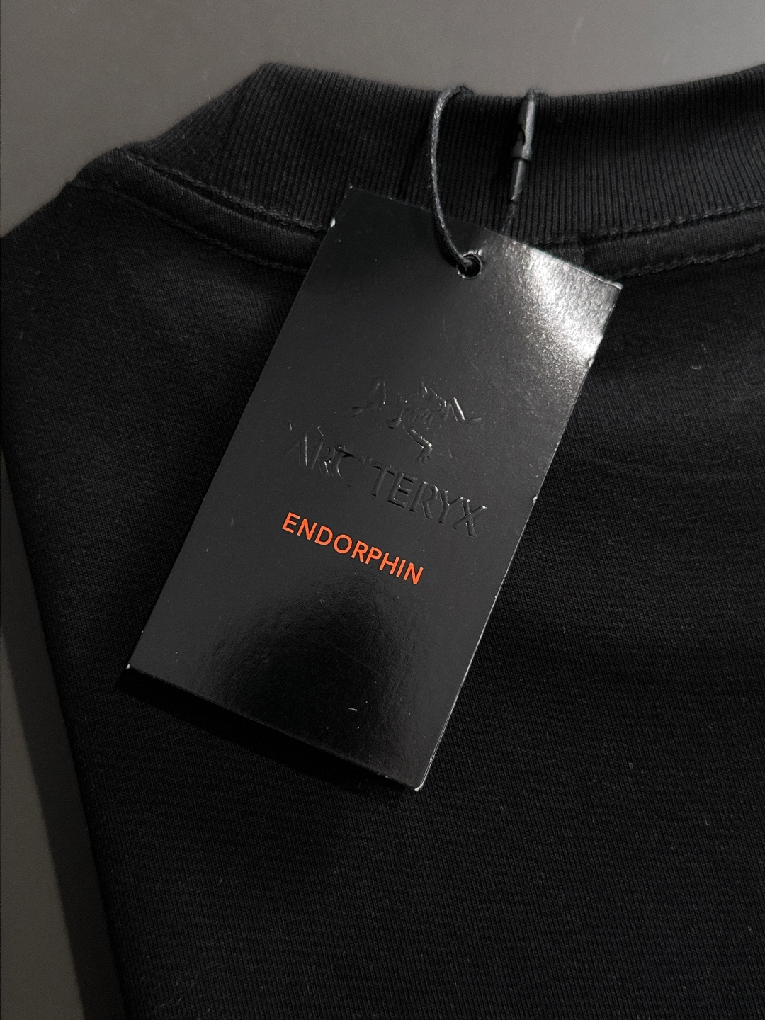 ARC 2025SS春夏最新款圆领时尚短袖T恤，官网同步，专柜纯棉面料！贴肤舒适，耐看又好穿，经典简约l