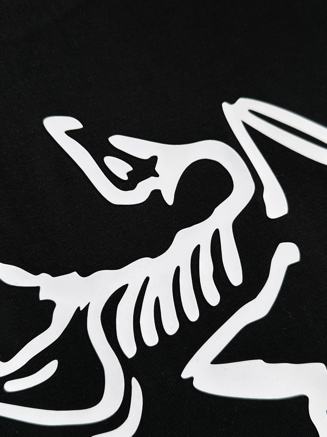 ARC 2025SS春夏最新款圆领时尚短袖T恤，官网同步，专柜纯棉面料！贴肤舒适，耐看又好穿，经典简约l