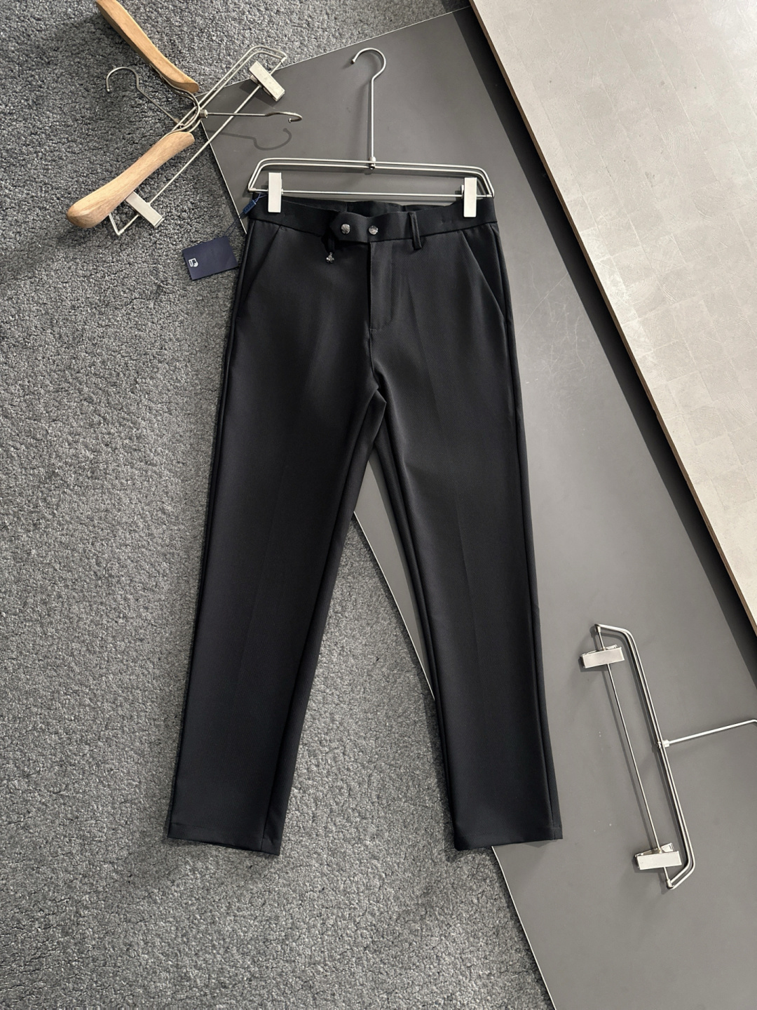 “High-Quality Men’s Leisure Shorts 2025: Luxurious Fabric, Superior Comfort, Customized Details for Business and Leisure” - 图片 2