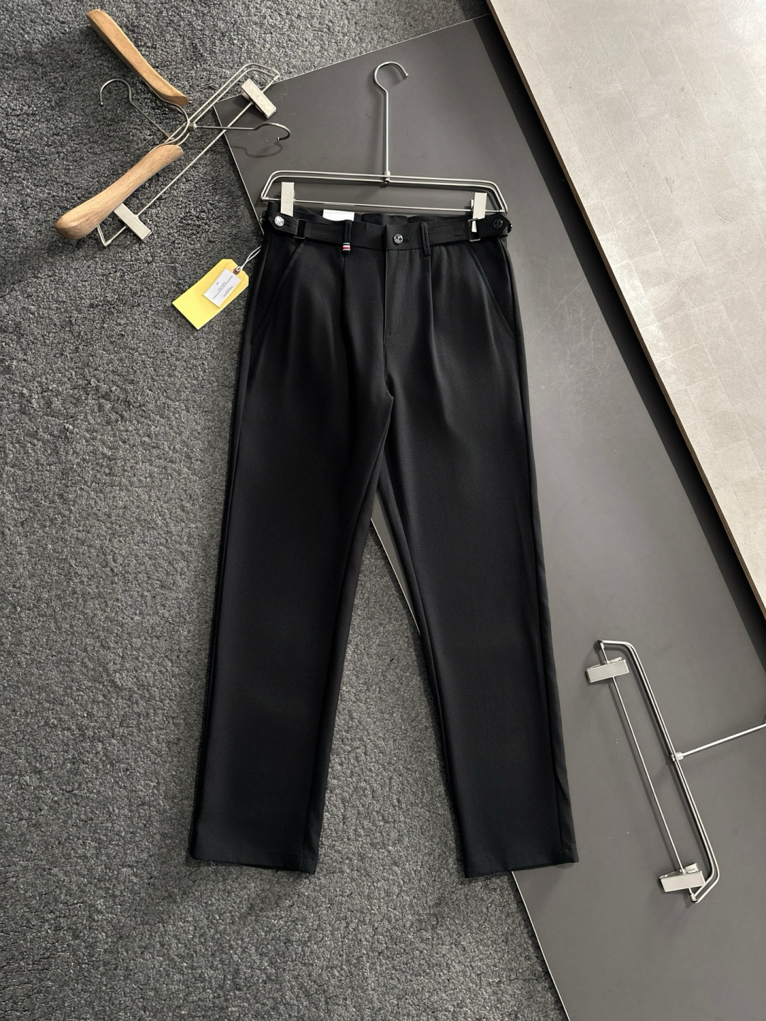 “High-Quality Pure Cotton Men’s Leisure Shorts: Latest 2025 Changes, Stylish Craftsmanship, Luxury Fabrics, Custom Details” - 图片 2