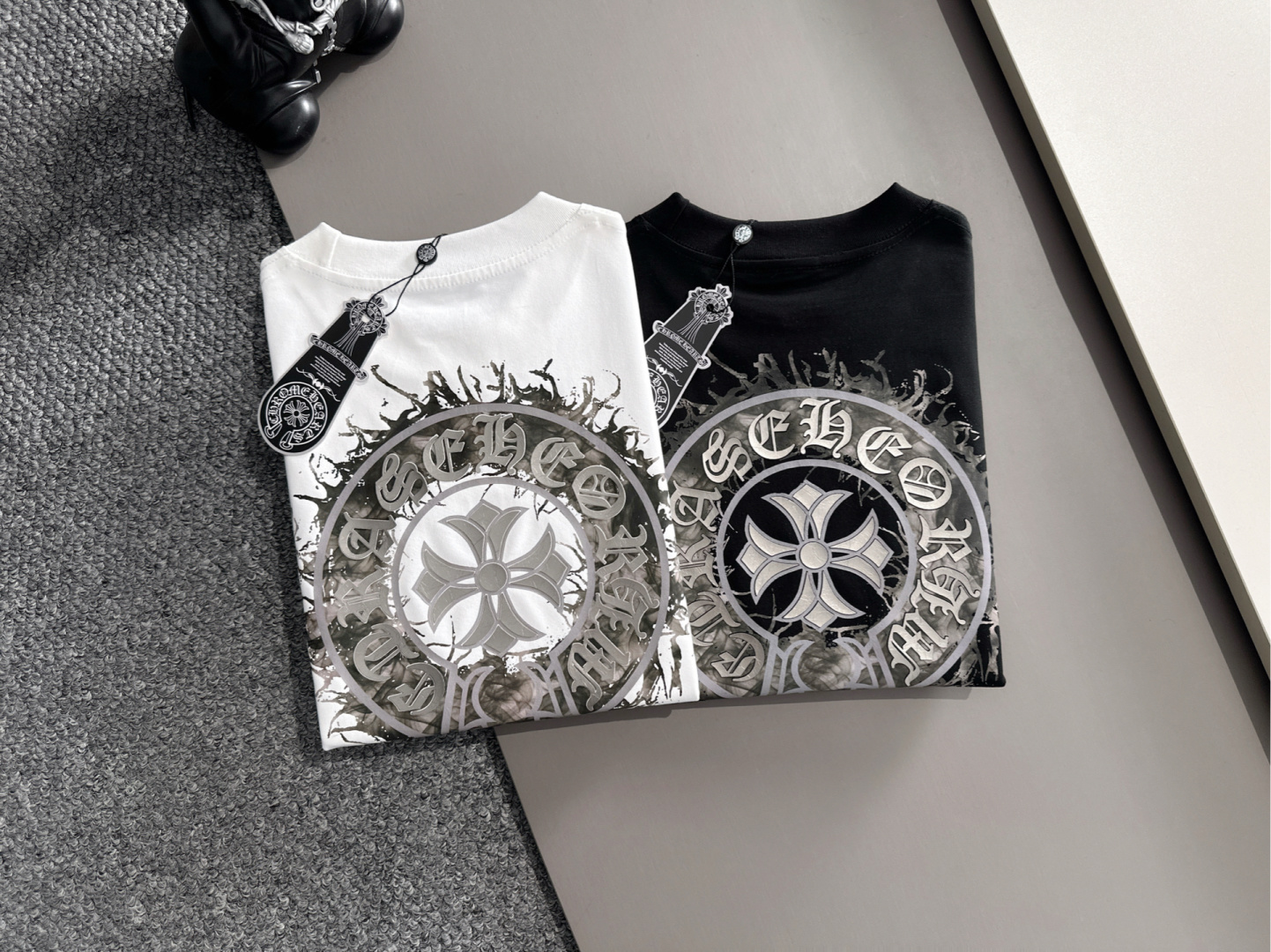 NO:471315,Ch/Croxin 2025 spring and summer new product, complete three standards, round neck pure cotton short-sleeved T-shirt, no need to introduce too much good products, look at the details, counter code M-XXXL 175/Suggestions L,,chrome hearts, T-shirt,tees, t-shirt,alexander wang19860909Ch/克罗心 2025春夏新品 三标齐全 圆领纯棉短袖T恤 好货不用过多介绍 看细节 专柜码数M-XXXL 175/建议L,,chrome hearts,T-shirt,tees，t-shirt,alexander wang,Men's clothing