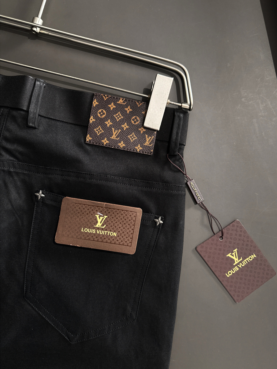 Luxurious Men’s Leisure Pants: High-End Quality for Work and Leisure - 图片 9