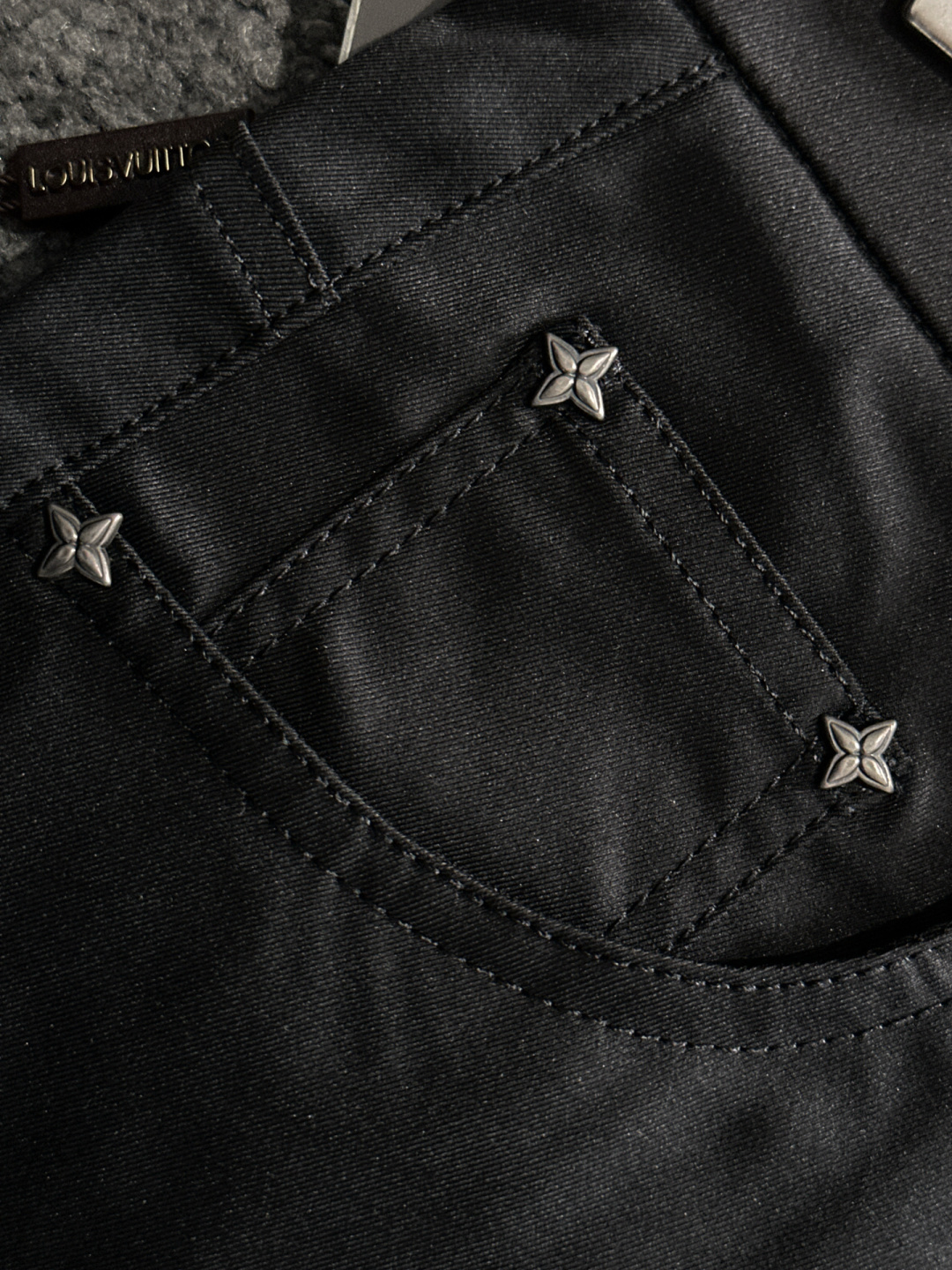 Luxurious Men’s Leisure Pants: High-End Quality for Work and Leisure - 图片 6