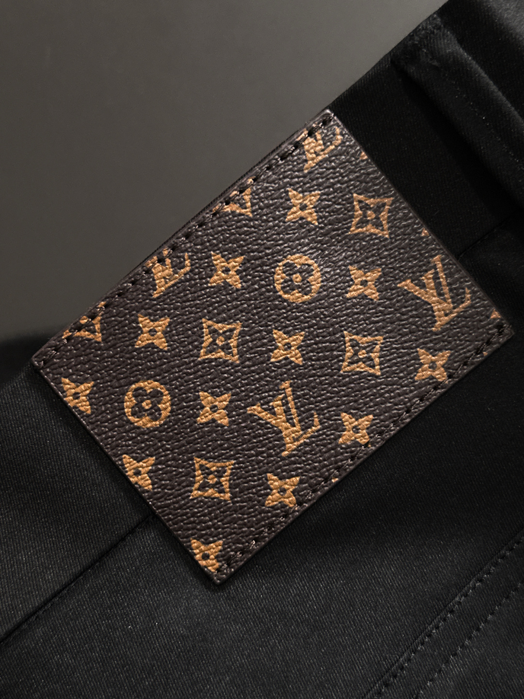 Luxurious Men’s Leisure Pants: High-End Quality for Work and Leisure - 图片 8