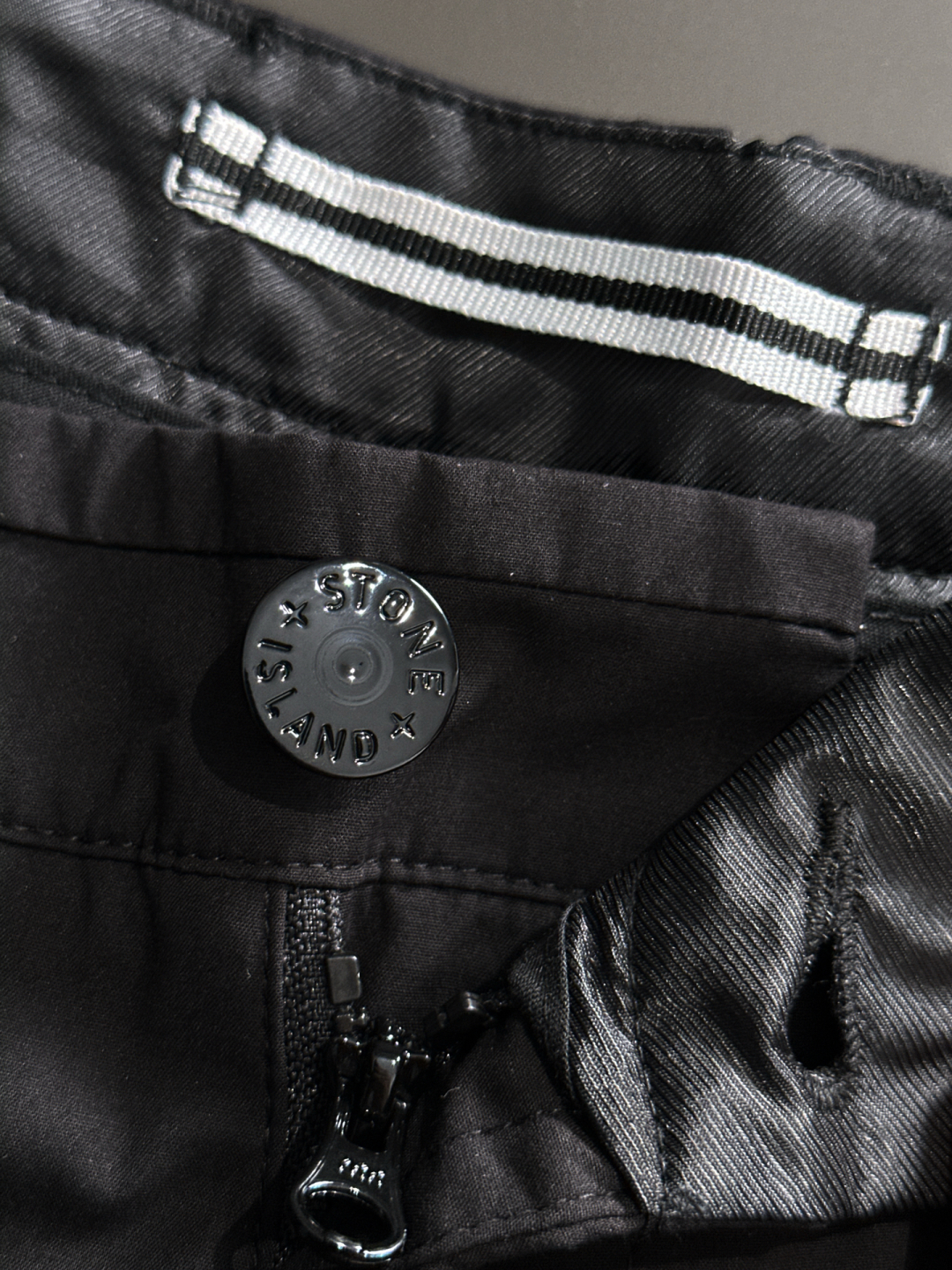 Stone Island P748 ST 2025SS Short Shorts: Premium Quality and Design Upgrade - 图片 5