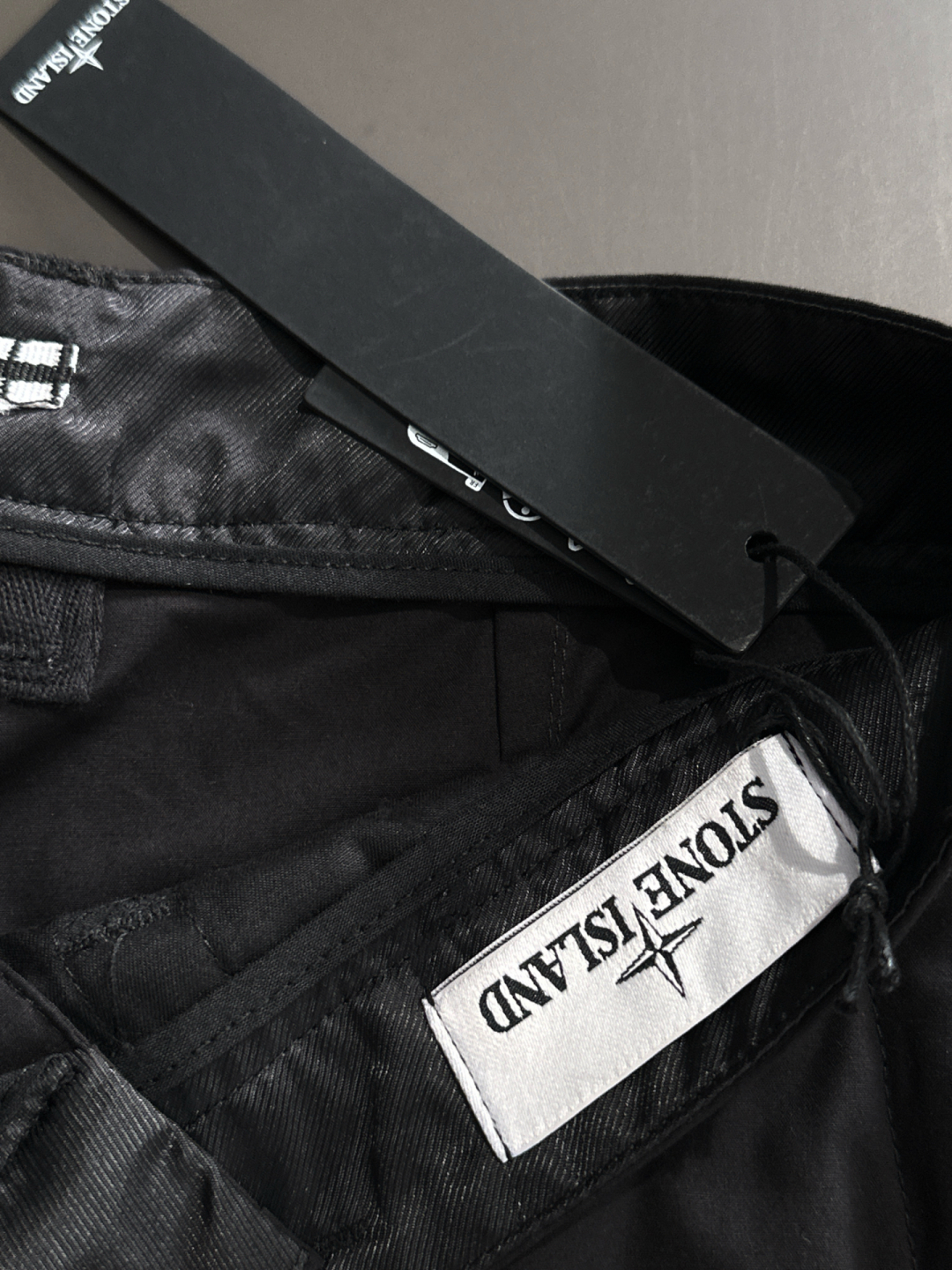 Stone Island P748 ST 2025SS Short Shorts: Premium Quality and Design Upgrade - 图片 6