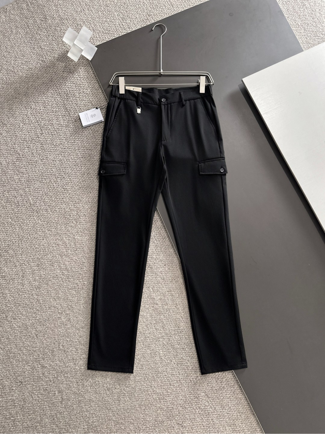 NO:140558,BC 2025 spring and summer hot product color black, gray, navy blue Size M-4XL Introduction to high-end elastic waist pants Top design High-quality hardware accessories and craftsmanship, imported fabrics Elastic comfort Quality assurance,,alexander wang19860909BC 2025春夏爆款 颜色黑色,灰色,藏蓝色 尺码M-4XL 介绍高端松紧腰裤 顶级设计 高品质五金辅料与工艺,进口面料 弹力舒适 质量保证,,,alexander wang,Men's clothing
