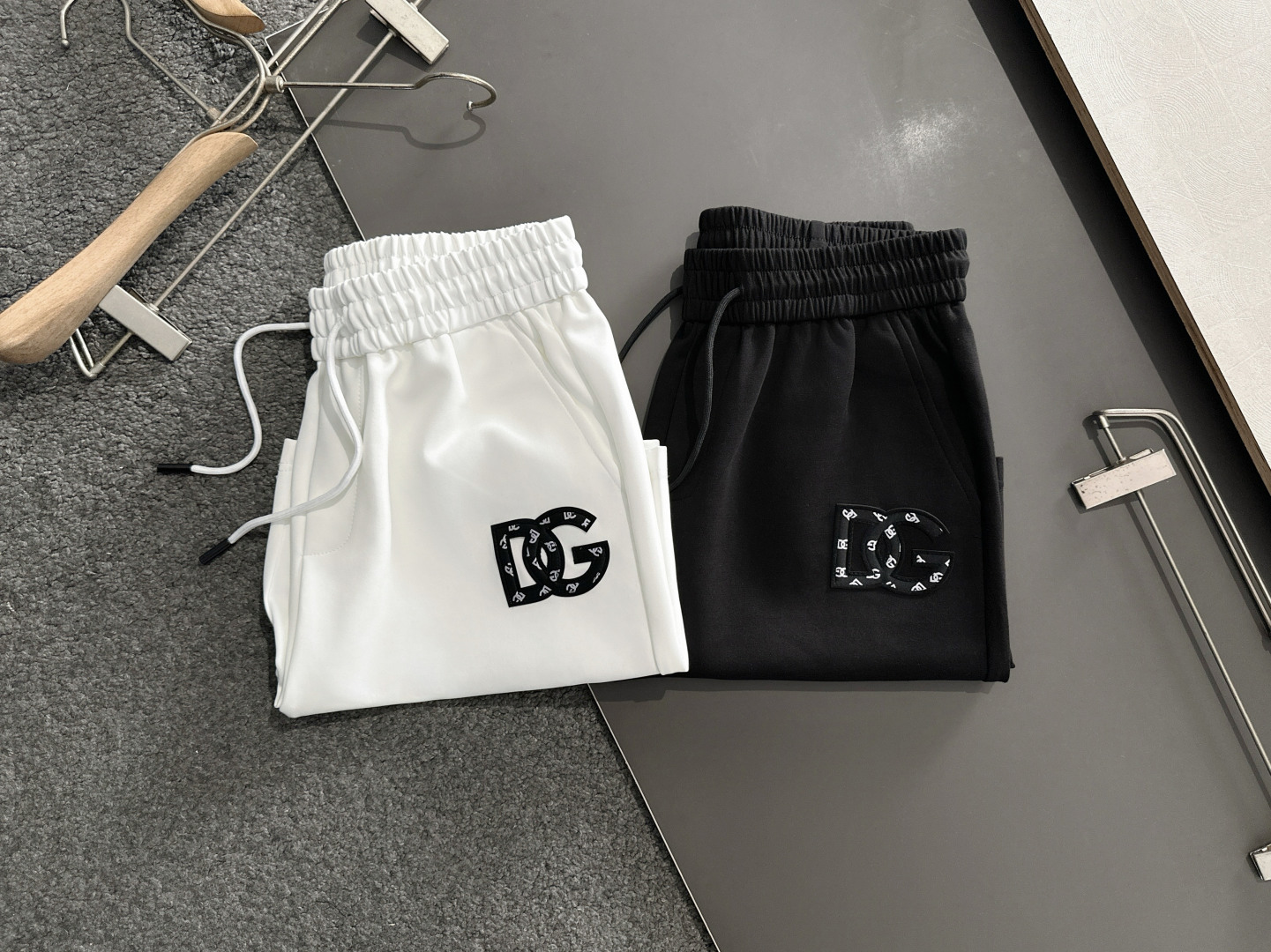 New Summer Shorts: High-Bulleted Tampons, Fashion Comfort, Classic Logo, Hardware Detail, Handsome Fit - 图片 2