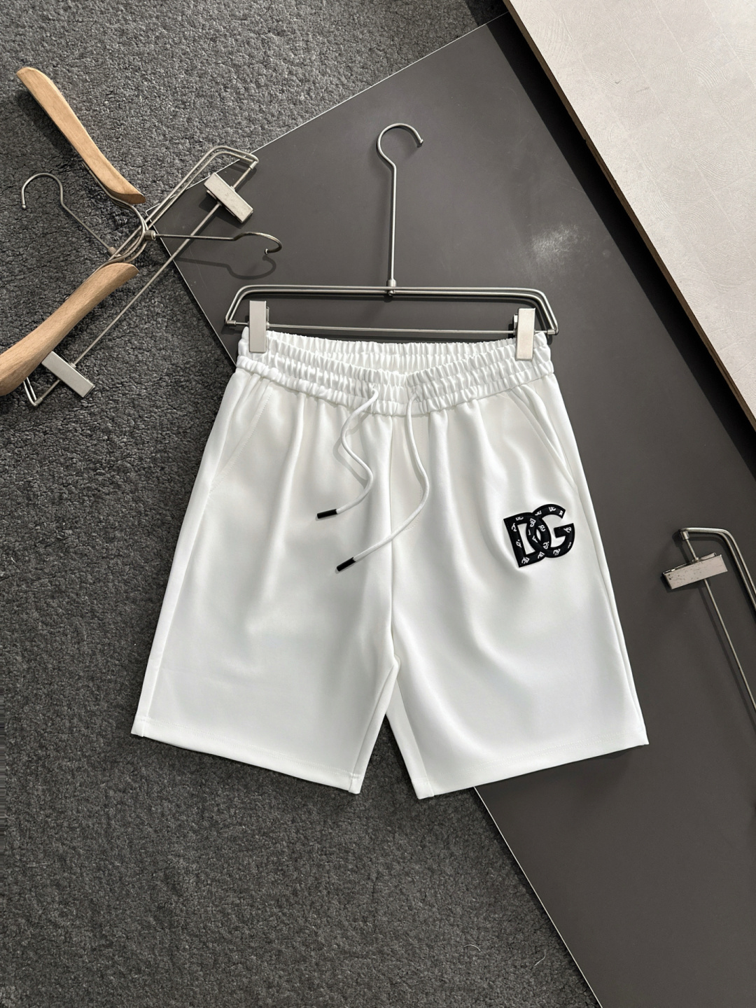 New Summer Shorts: High-Bulleted Tampons, Fashion Comfort, Classic Logo, Hardware Detail, Handsome Fit - 图片 1
