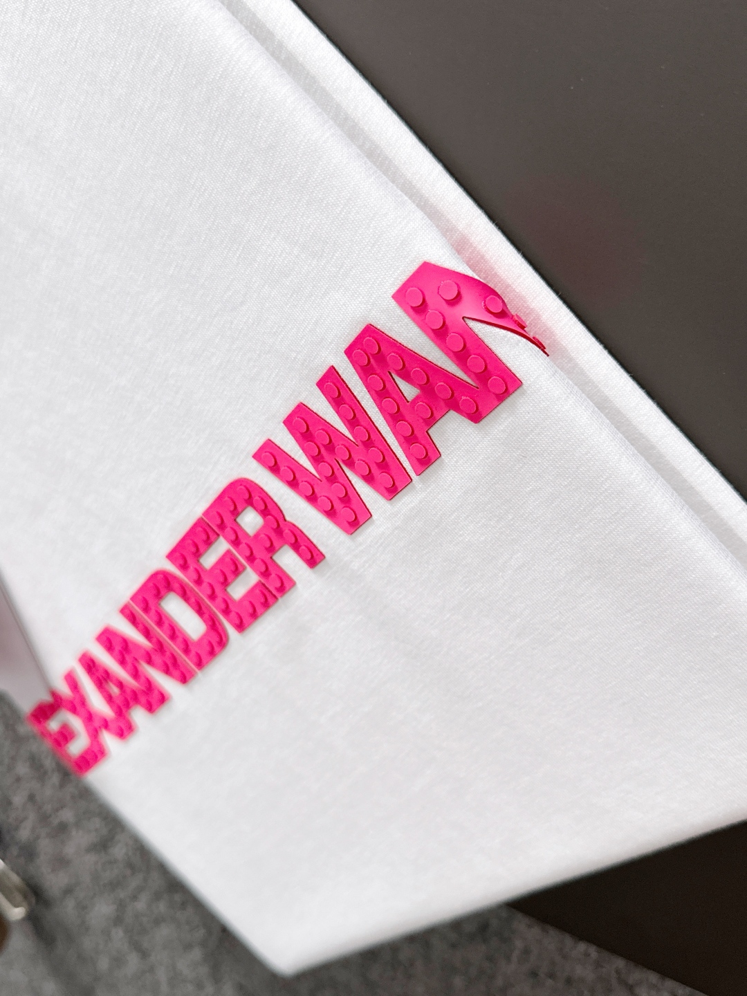 2025 Wang Spring/Summer Round T-Shirt: Comfortable, Durable, Classic Logo Design - 图片 7