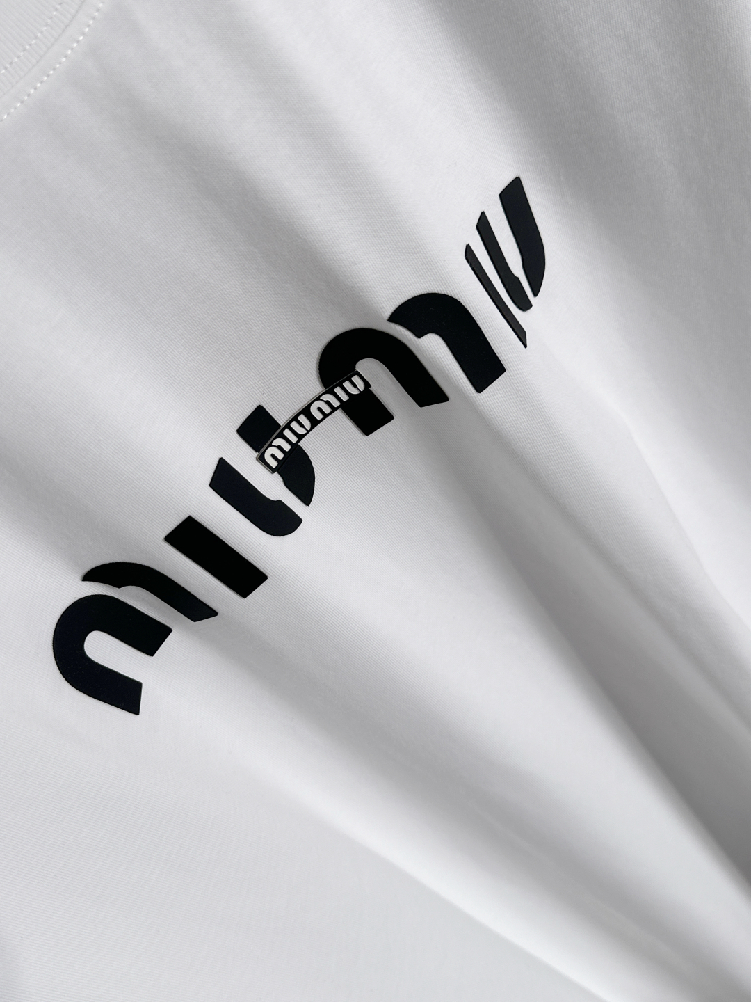 Miu 2025SS Spring/Summer T-shirt: Comfortable, Durable, Classic Logo Design, Original Craft. - 图片 7