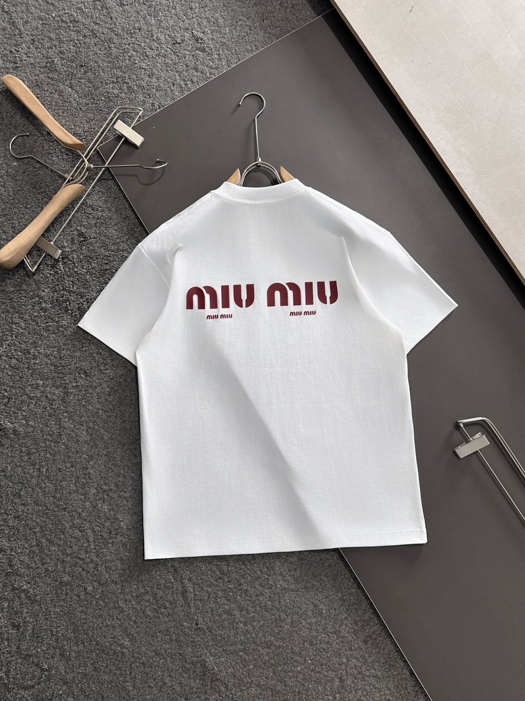 Miu Miu 2025SS Spring/Summer T-Shirts: Exclusive Cotton, Classic Logo, S-XL Sizes - 图片 9