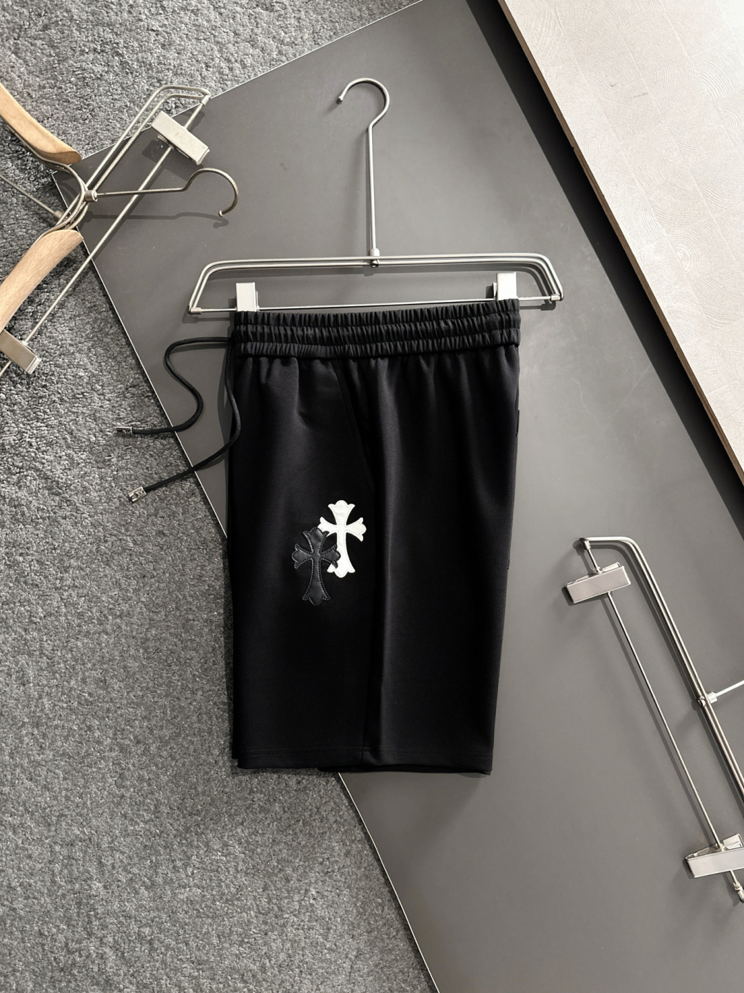 “High-quality Cotton Summer Shorts with Classic Logo, Hardware Detail, Sizes M-XXXL” - 图片 2