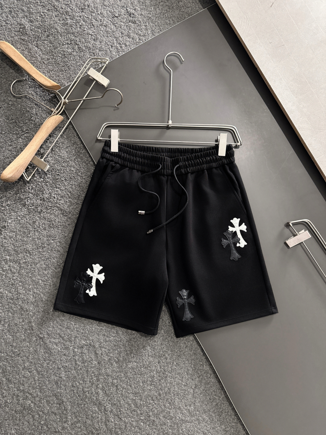 “High-quality Cotton Summer Shorts with Classic Logo, Hardware Detail, Sizes M-XXXL” - 图片 1