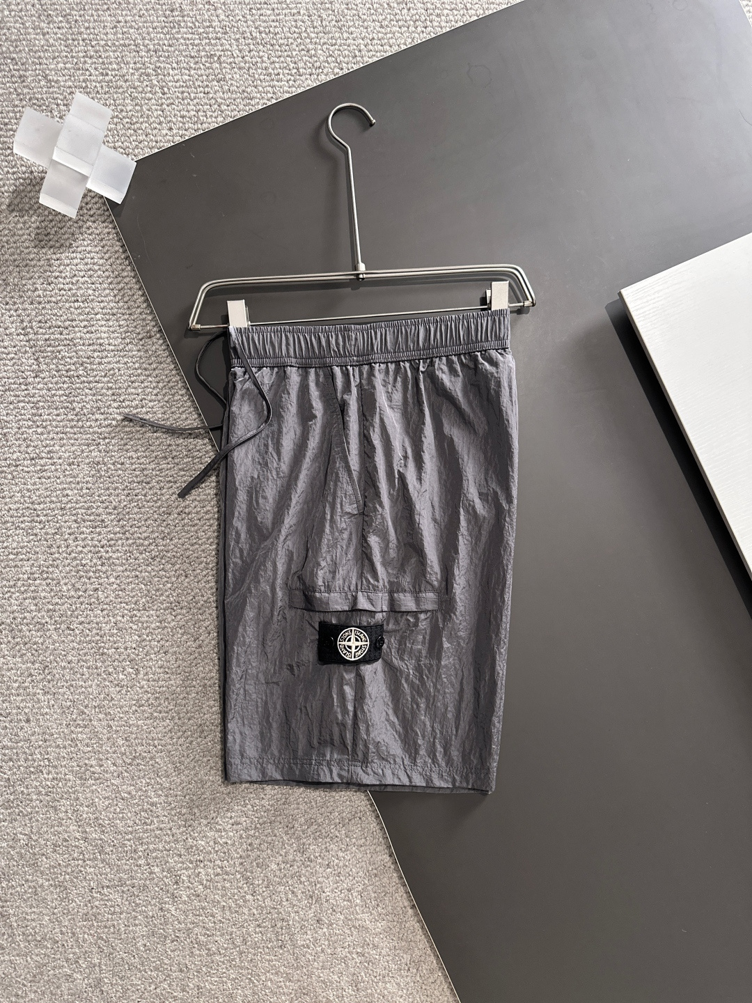 Stone Island’s House Unveils Spring and Summer Collection Featuring Flowers and Short Shorts - 图片 8