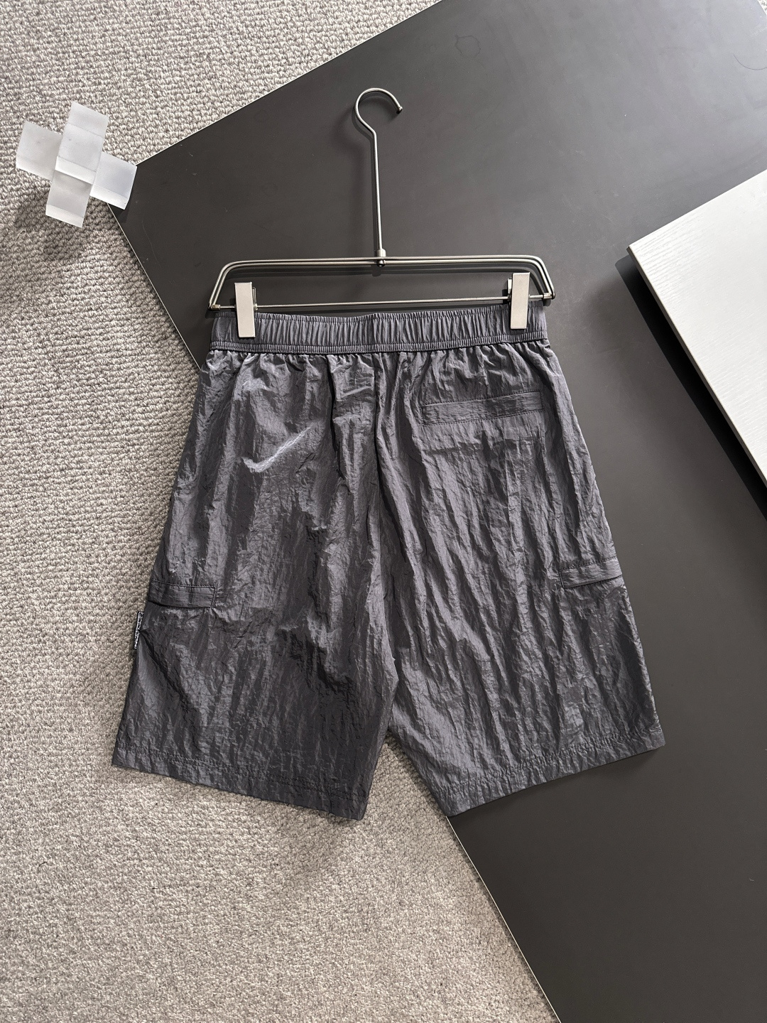 Stone Island’s House Unveils Spring and Summer Collection Featuring Flowers and Short Shorts - 图片 9