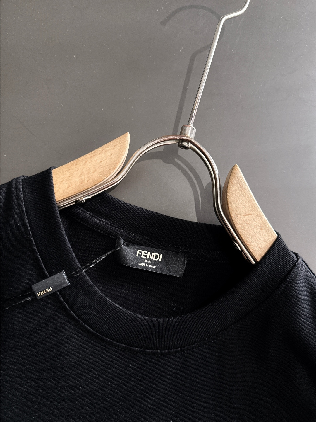   短袖圆领T恤服装,男 5