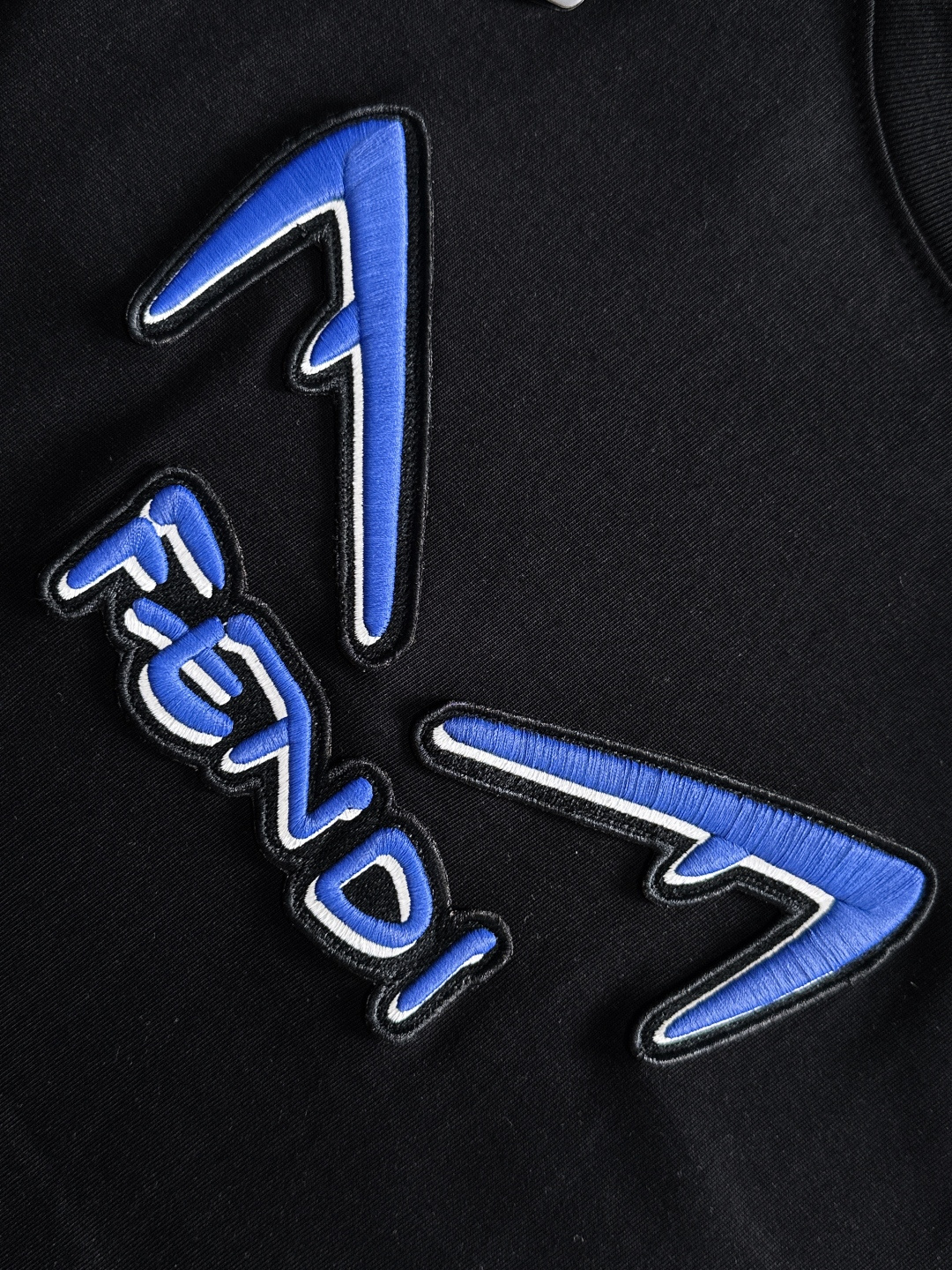   短袖圆领T恤服装,男 4