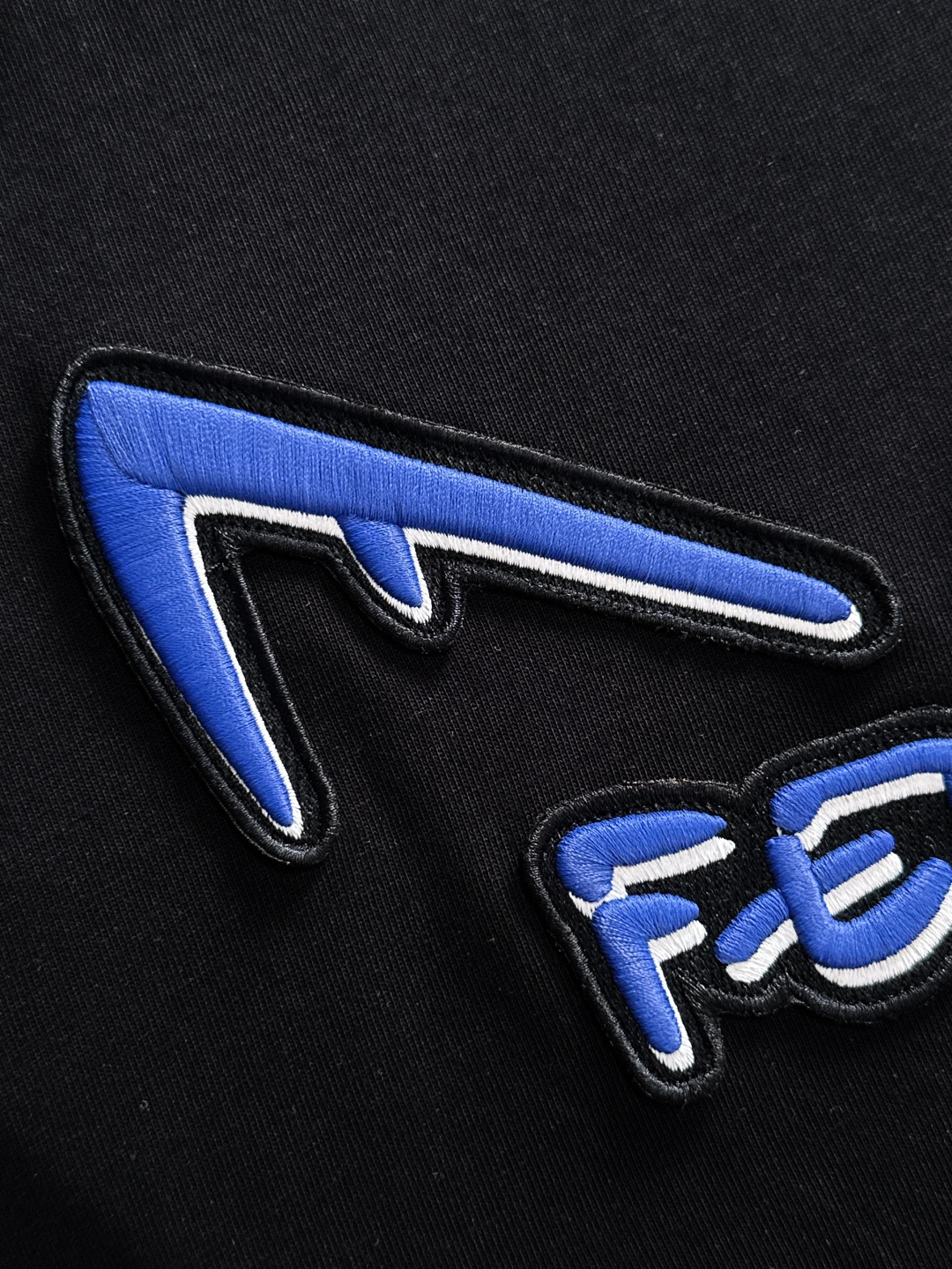   短袖圆领T恤服装,男 6