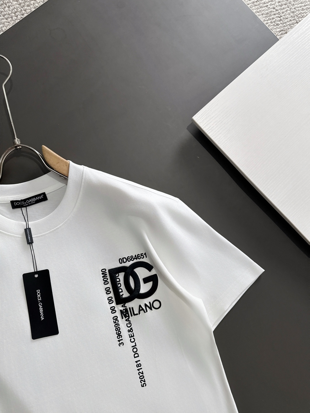 DG  T恤服装,男 3