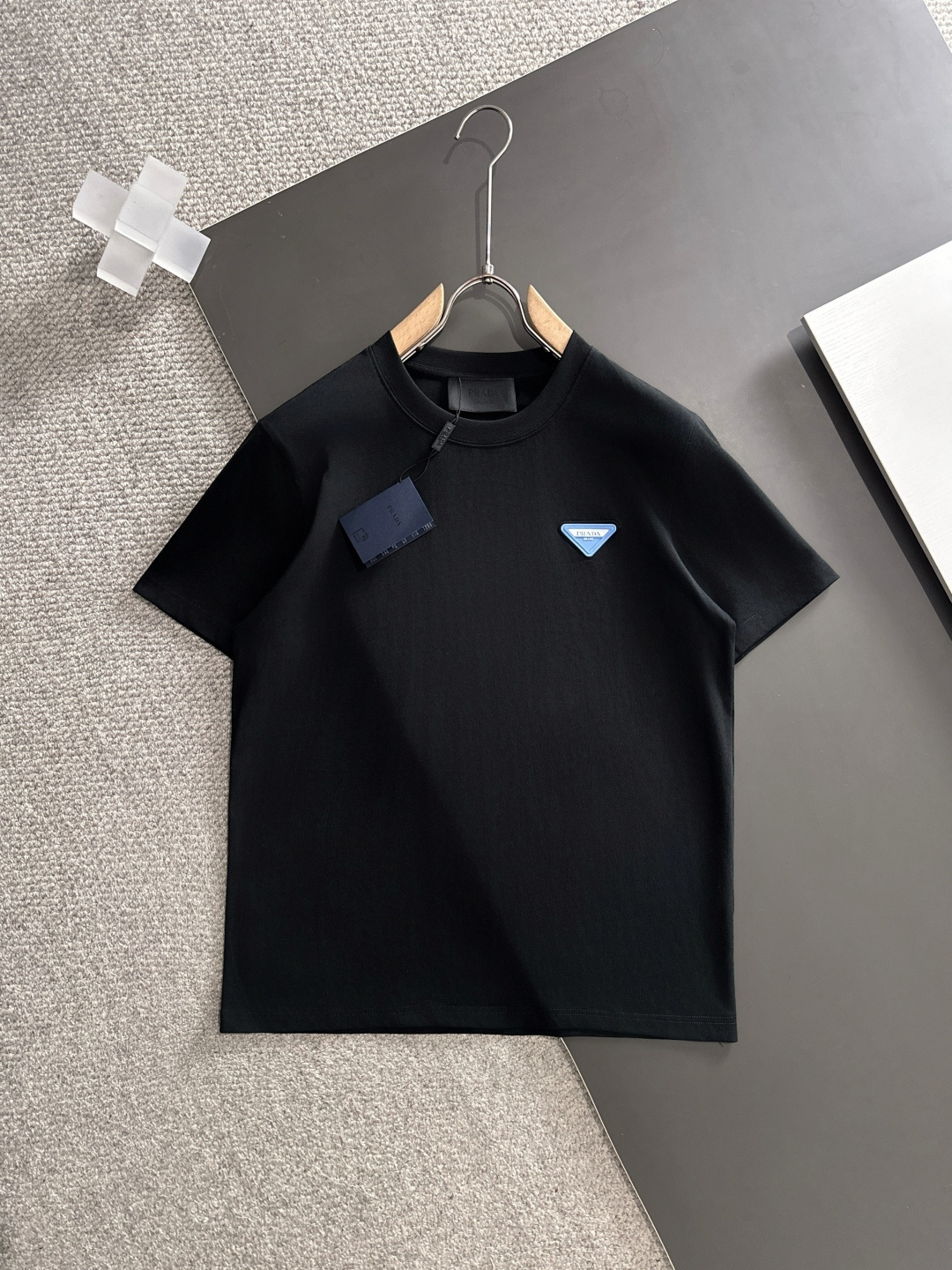 普拉达 25SS春夏新款首发专柜最新款短袖圆领T恤 高端订制 ...