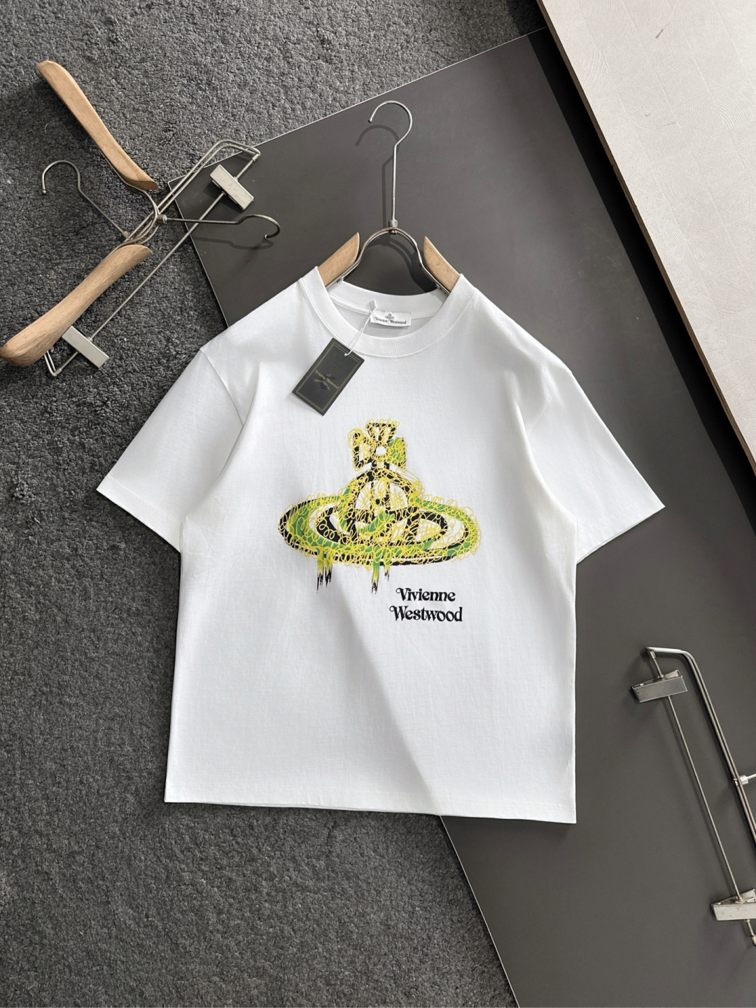 “2025SS Classic Logo T-Shirt: Comfortable, Durable, Stylish, Original Craft, Sizes S-XXL”