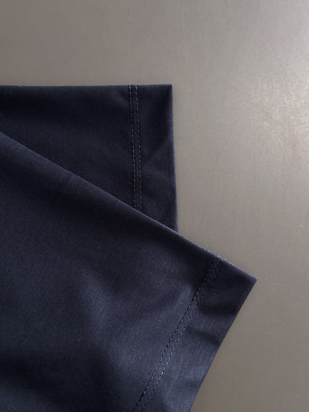 Year-Old Classic T-Shirts for Business and Leisure by Old and New Rich - 图片 7