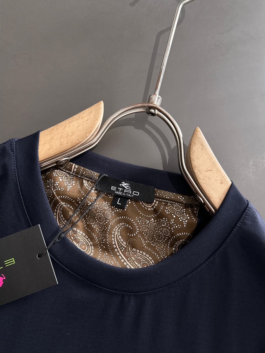 Year-Old Classic T-Shirts for Business and Leisure by Old and New Rich - 图片 4