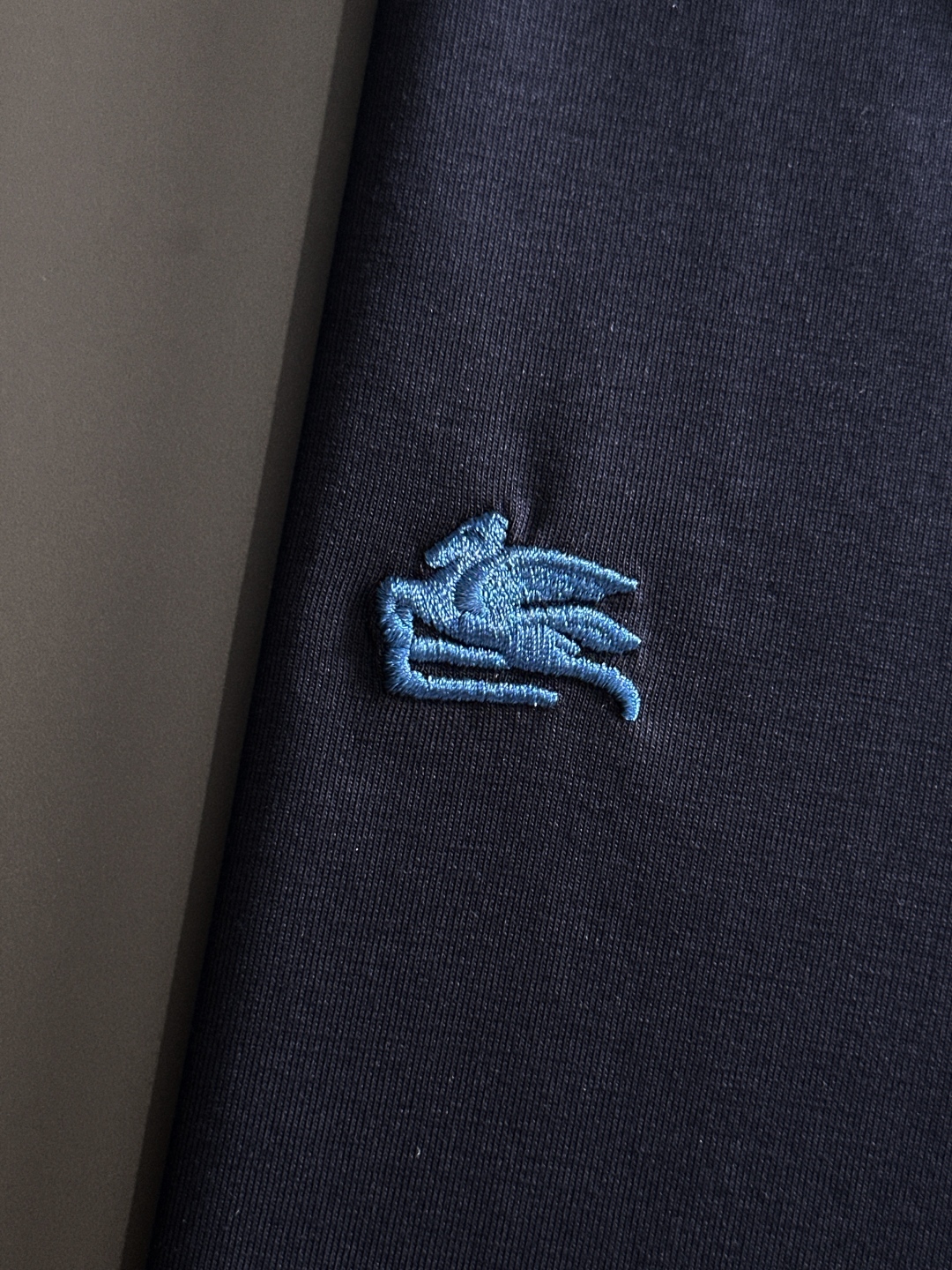 Year-Old Classic T-Shirts for Business and Leisure by Old and New Rich - 图片 6