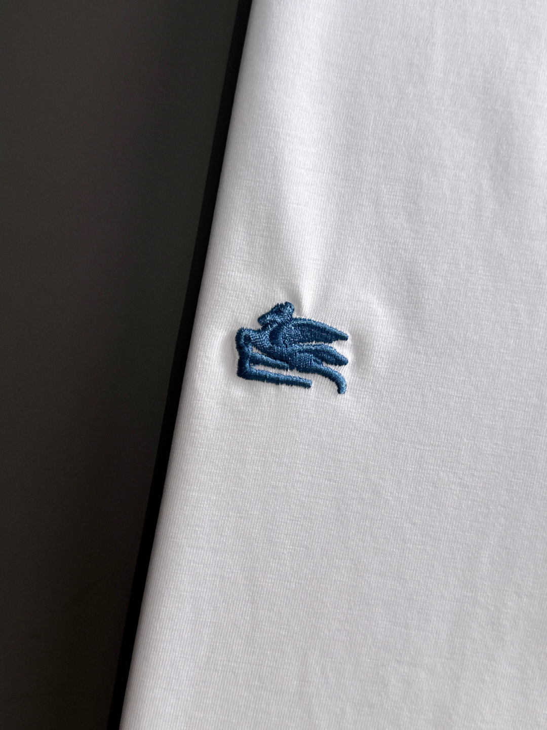 Classic Business Leisure T-Shirt with Silky Cotton Fabric and Clean Design - 图片 5