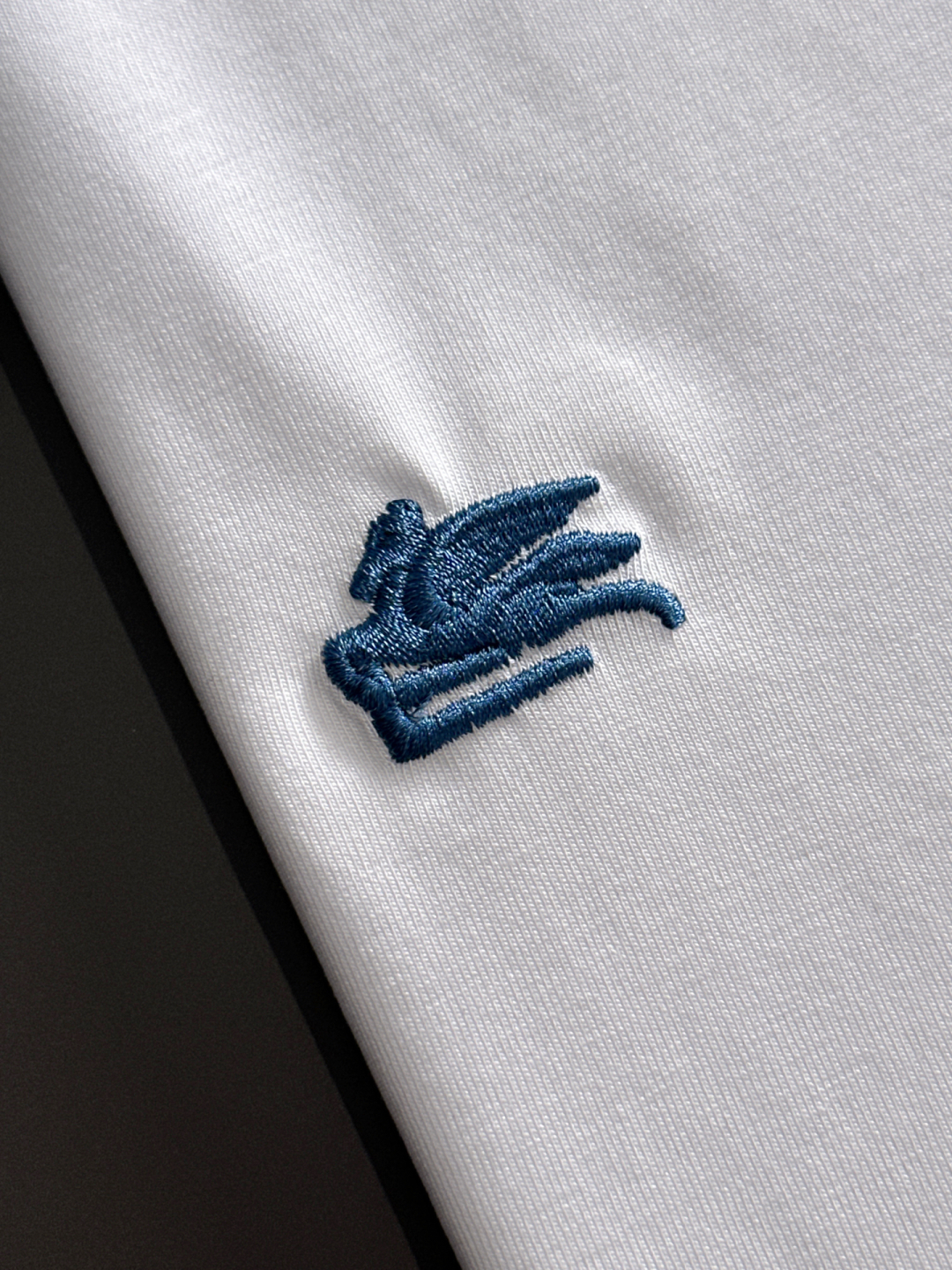 Classic Business Leisure T-Shirt with Silky Cotton Fabric and Clean Design - 图片 6