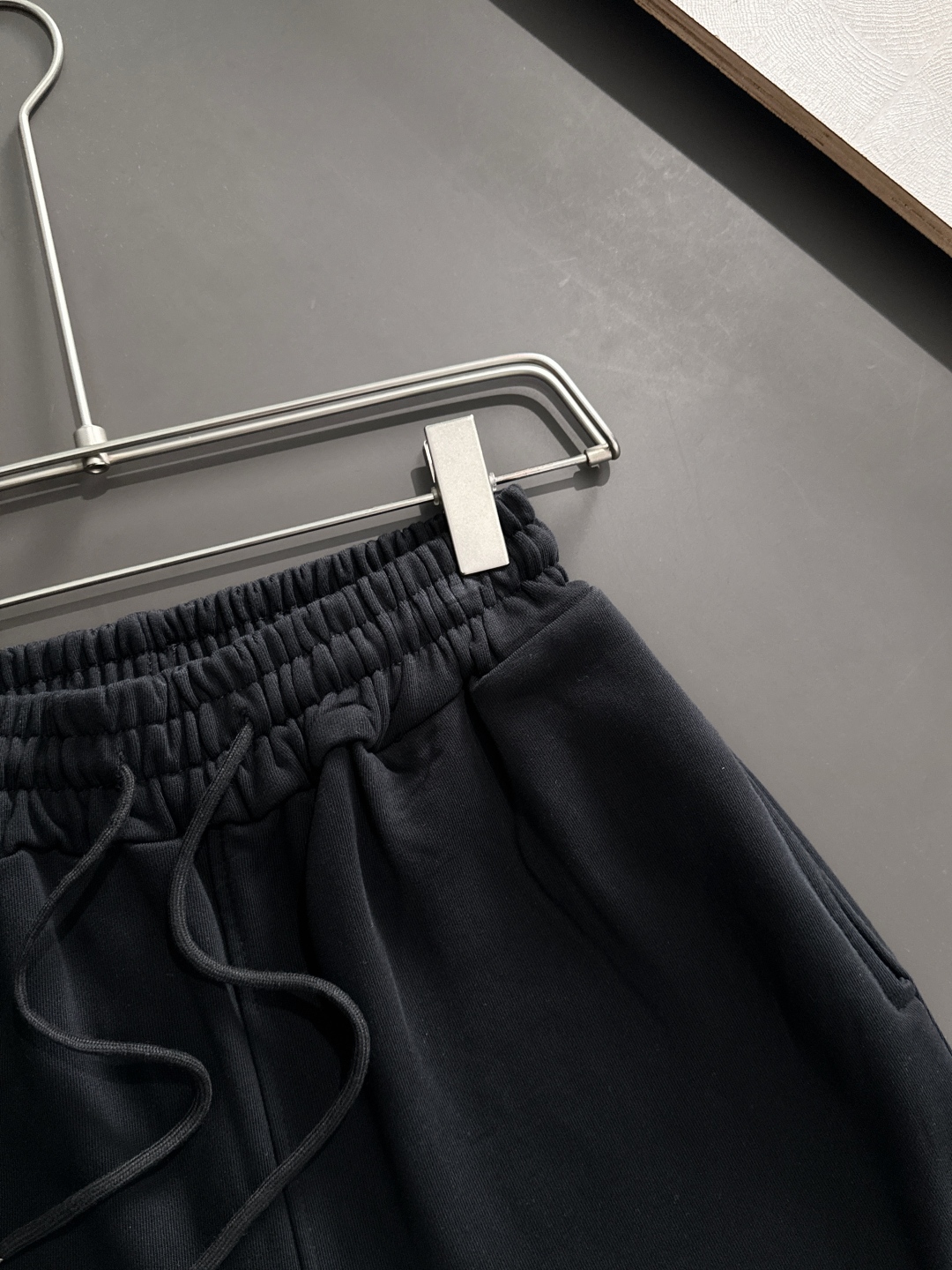 2025SS Recreational Sport Shorts: Modern Classic Urban Poles, Quality Fabric, Tailored Design - 图片 4