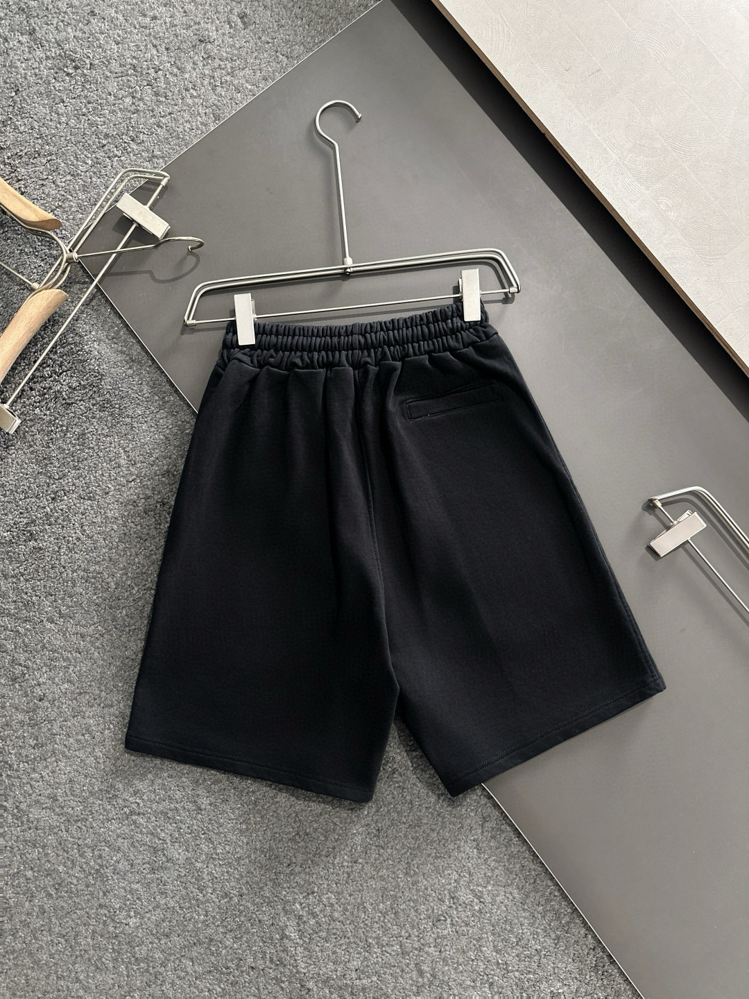 2025SS Recreational Sport Shorts: Modern Classic Urban Poles, Quality Fabric, Tailored Design - 图片 3