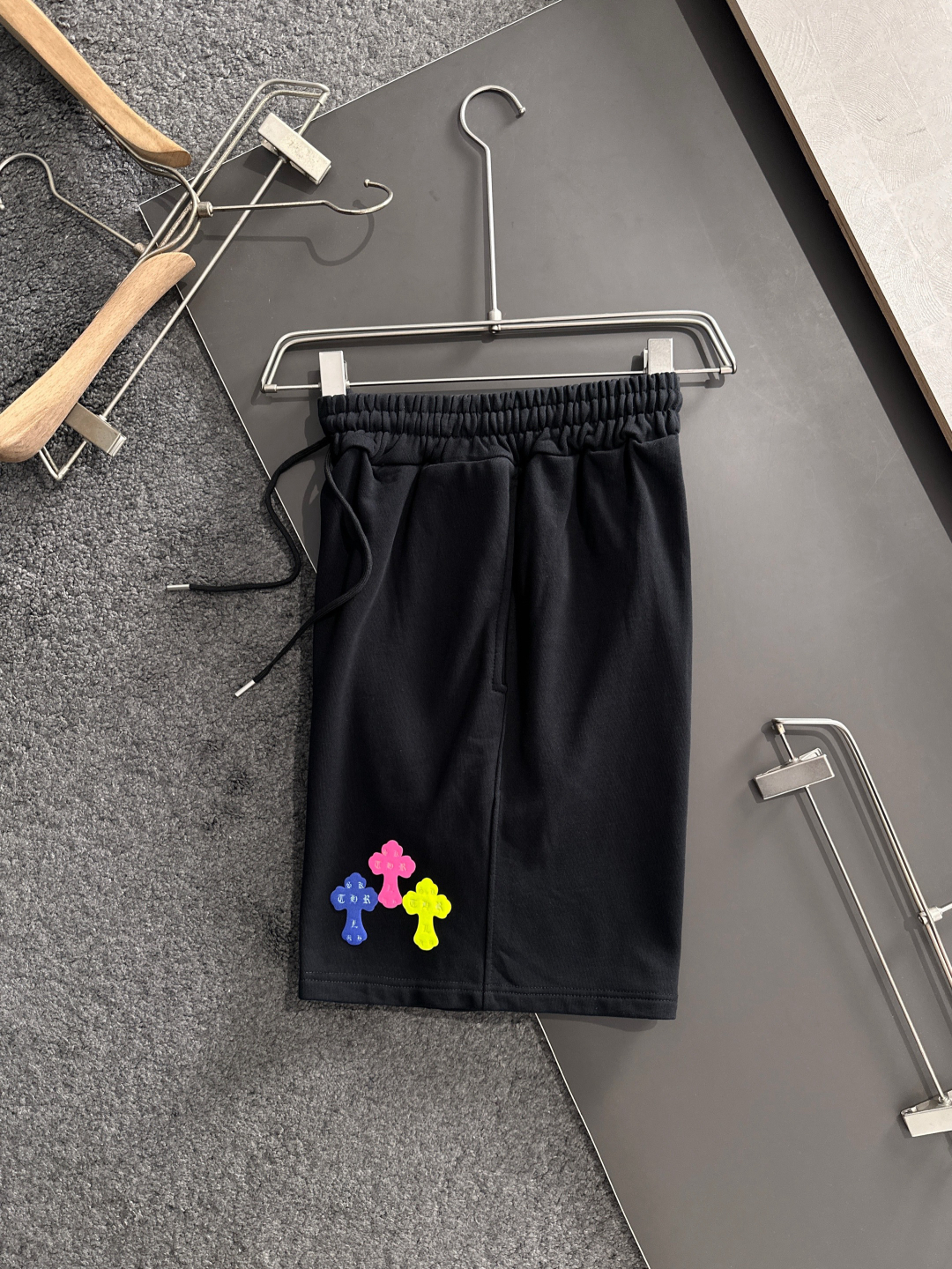2025SS Recreational Sport Shorts: Modern Classic Urban Poles, Quality Fabric, Tailored Design - 图片 2