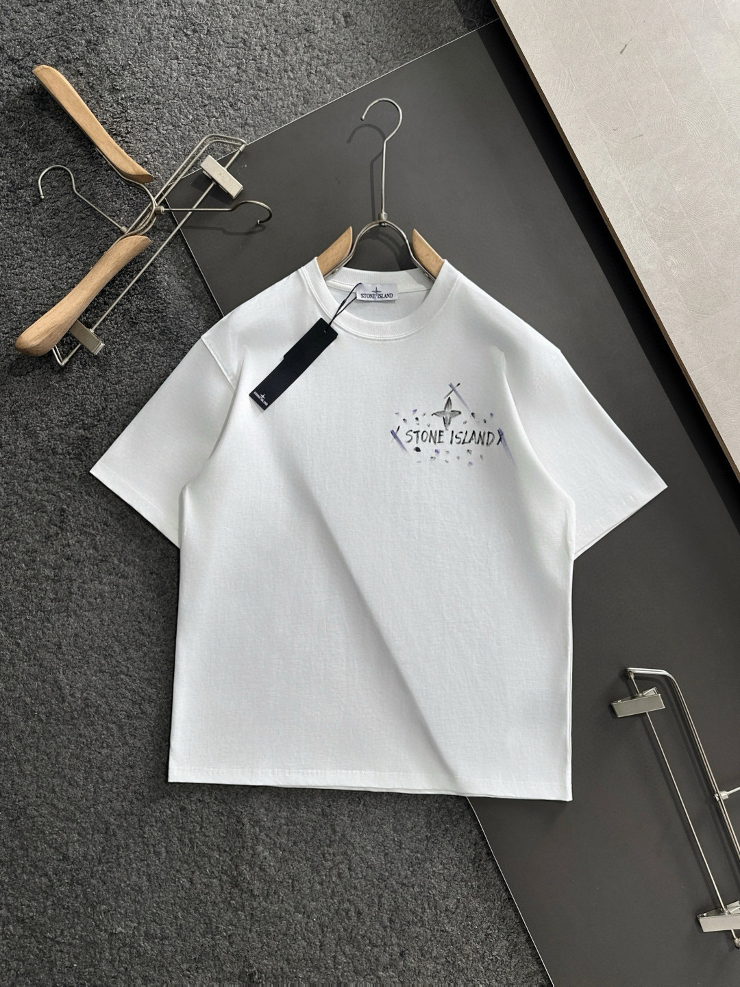 “2025SS Classic Logo T-Shirt: Comfortable, Durable, and Stylish for Spring/Summer”