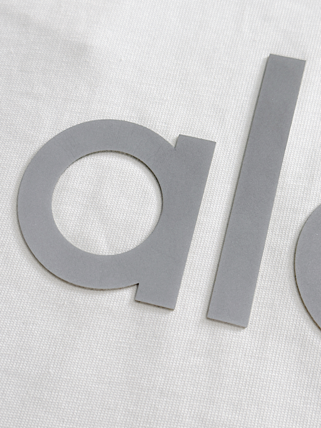 Alo 2025SS春夏最新款圆领时尚短袖T恤，官网同步，专柜纯棉面料！贴肤舒适，耐看又好穿，经典简约l