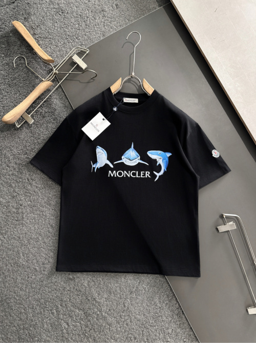 Moncler Camiseta de Algodón con Estampado de Tiburones para Hombre y Mujer 15 Moncler Camiseta de Algodón con Estampado de Tiburones para Hombre y Mujer