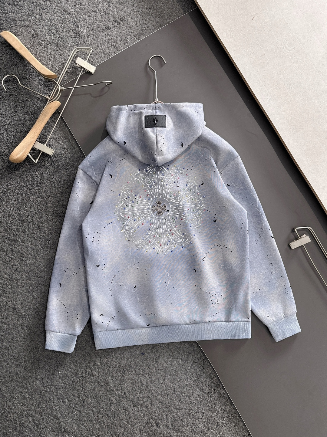 CH 25秋冬潮牌连帽卫衣，精致工艺专柜面料，顶级元素融合打造，3标齐全，潮男时尚，无论是上身舒适度还是