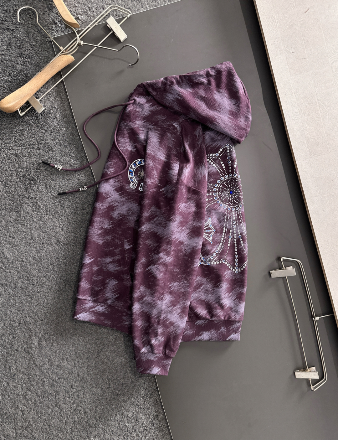 CH 25秋冬潮牌连帽卫衣，精致工艺专柜面料，顶级元素融合打造，3标齐全，潮男时尚，无论是上身舒适度还是