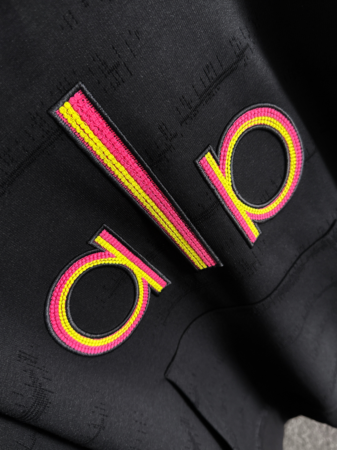 AlO 25秋冬潮牌卫衣，精致工艺专柜面料，顶级元素融合打造，3标齐全，潮男时尚，无论是上身舒适度还是都