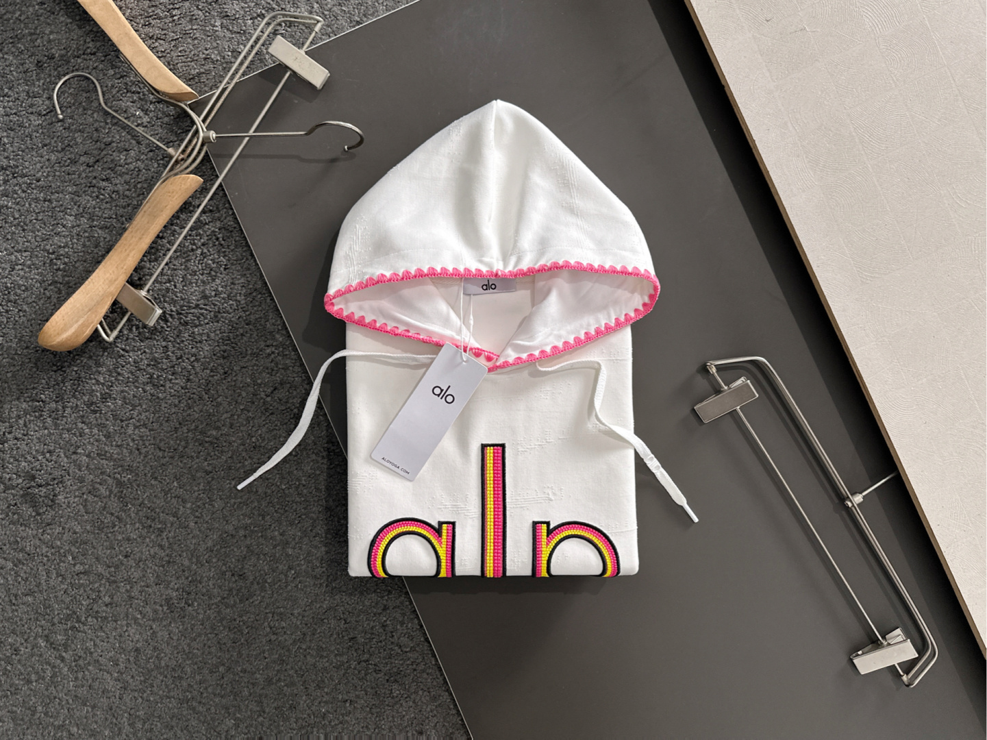 AlO 25秋冬潮牌卫衣，精致工艺专柜面料，顶级元素融合打造，3标齐全，潮男时尚，无论是上身舒适度还是都