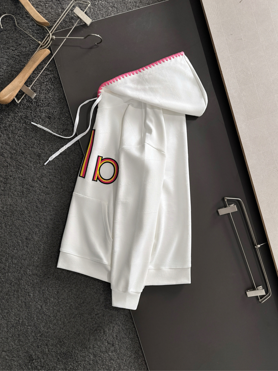 AlO 25秋冬潮牌卫衣，精致工艺专柜面料，顶级元素融合打造，3标齐全，潮男时尚，无论是上身舒适度还是都