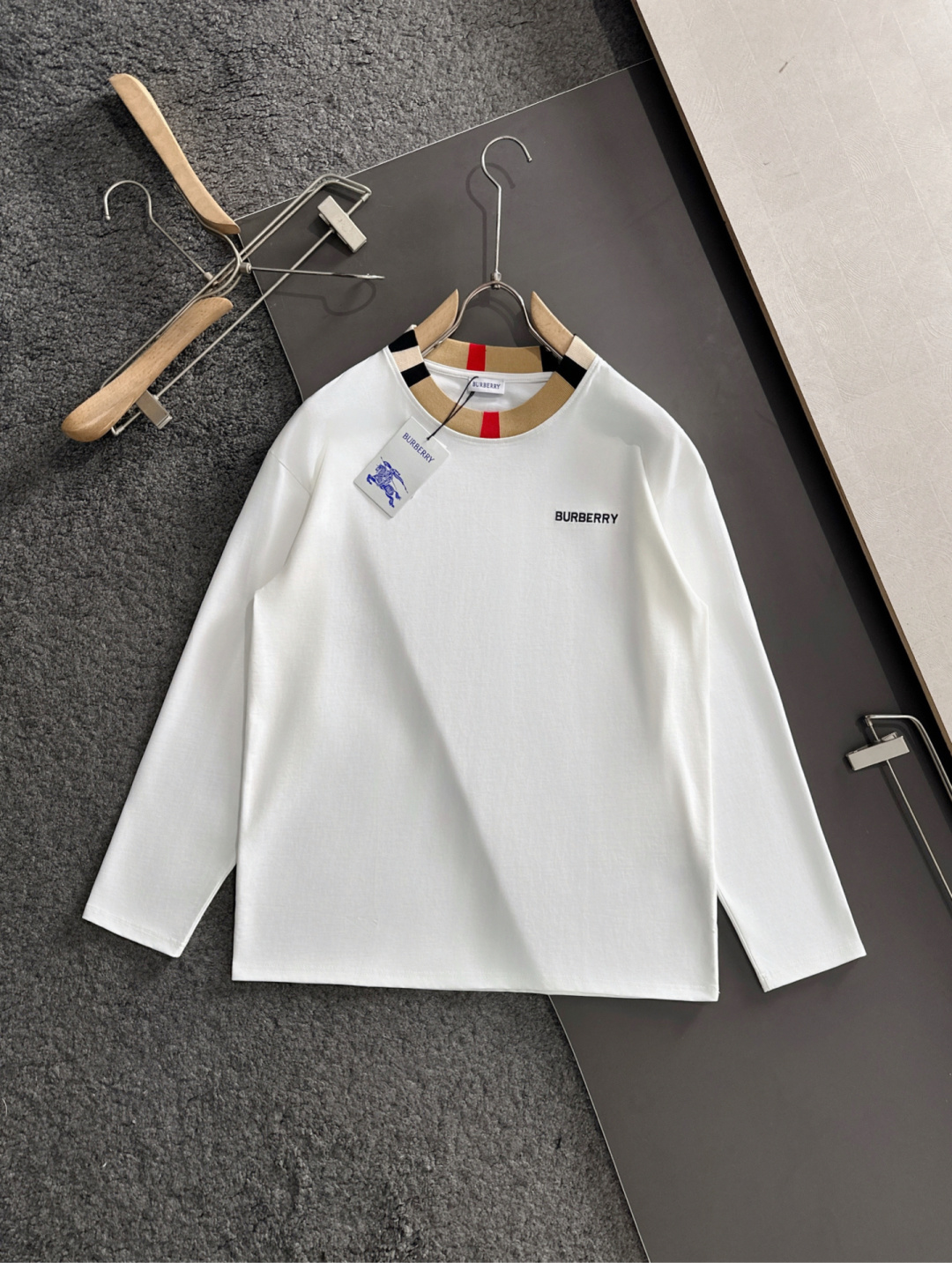 BBR 2025ss经典刺绣长袖t恤 定制260克全棉双纱紧密爽滑面料，布面干净，布纹清晰，手感非常细腻